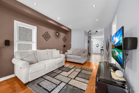 Photo 5 at 25 Boticelli Way, Vellore Village, Vaughan