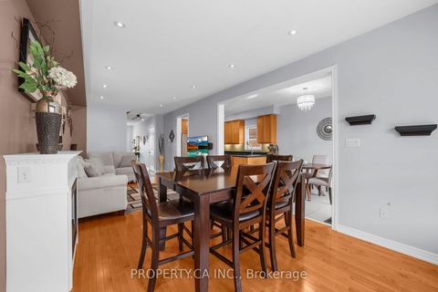 Photo 12 at 25 Boticelli Way, Vellore Village, Vaughan