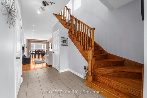 Photo 14 at 25 Boticelli Way, Vellore Village, Vaughan