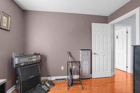 Photo 16 at 25 Boticelli Way, Vellore Village, Vaughan