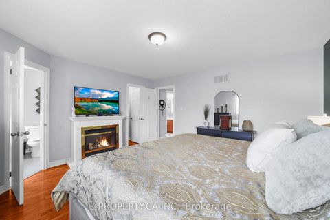 Photo 20 at 25 Boticelli Way, Vellore Village, Vaughan