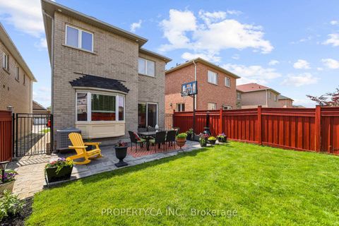 Photo 39 at 25 Boticelli Way, Vellore Village, Vaughan