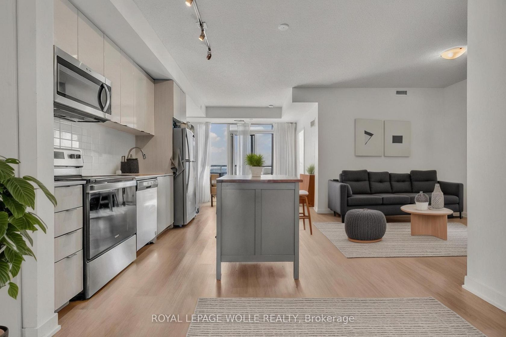 859 The Queensway, Queensway, Toronto 