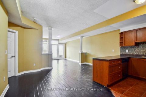Photo 3 at 9 - 9 Pine Street, Weston, Toronto