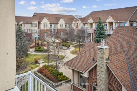 Photo 4 at 9 - 9 Pine Street, Weston, Toronto