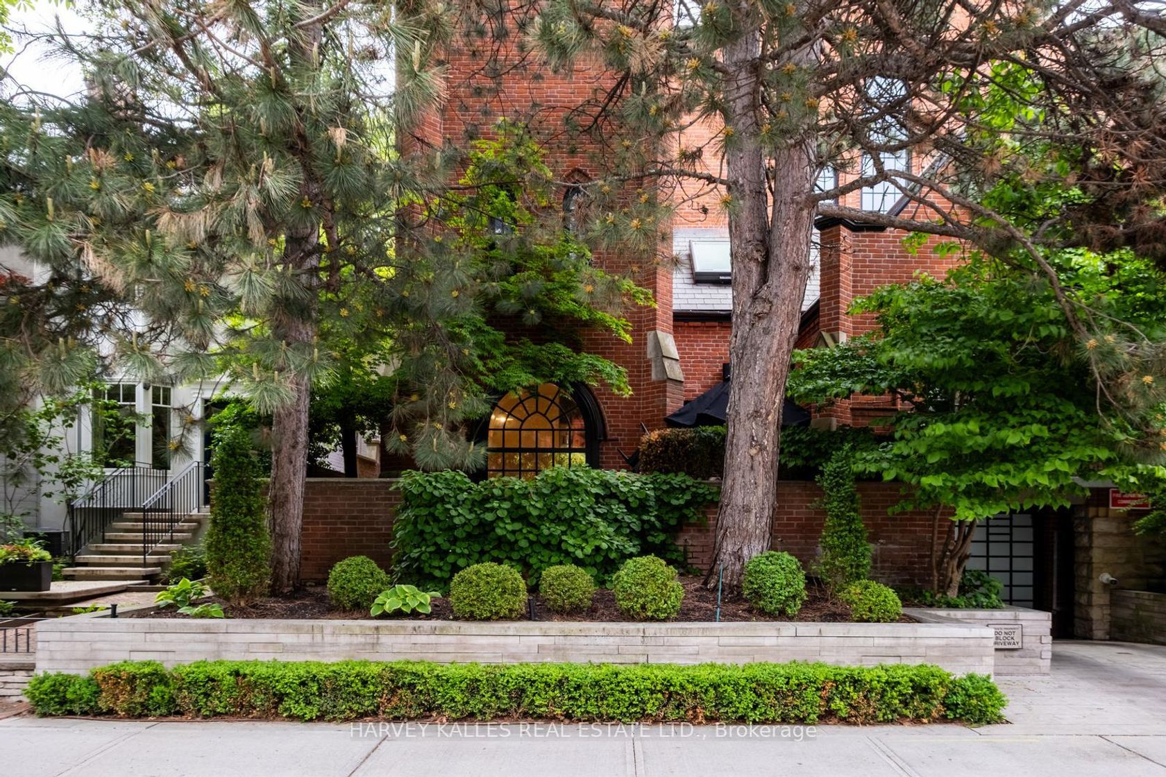 3 - 12 Macpherson Avenue, Annex, Toronto 