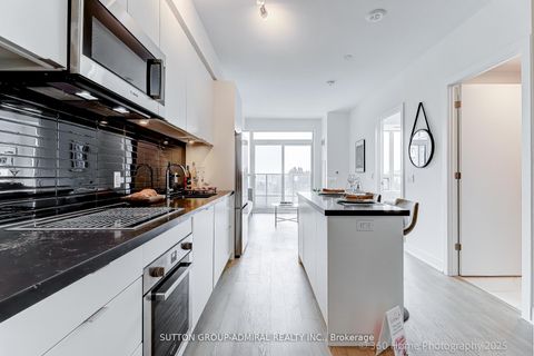 Photo 12 at 610 - 2 Teagarden Court, Willowdale East, Toronto