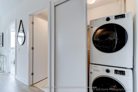 Photo 14 at 610 - 2 Teagarden Court, Willowdale East, Toronto