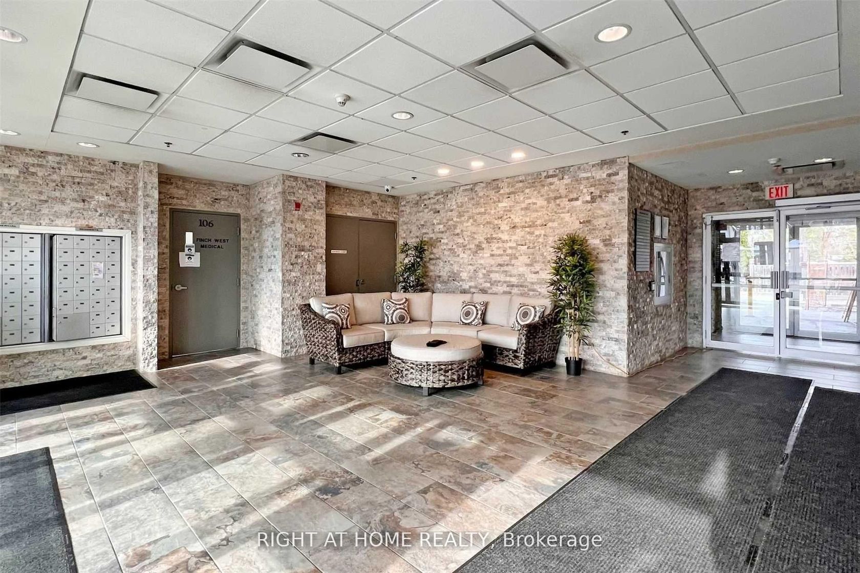301 - 222 Finch Avenue W, Willowdale West, Toronto 
