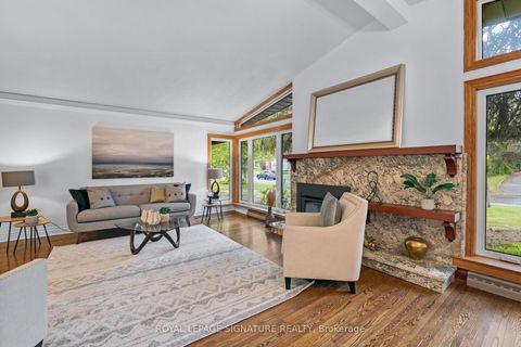 Photo 5 at 23 Palomino Crescent, Bayview Village, Toronto