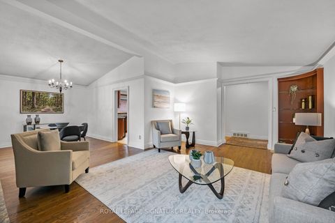 Photo 6 at 23 Palomino Crescent, Bayview Village, Toronto