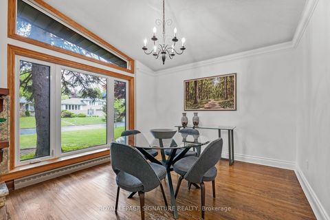 Photo 7 at 23 Palomino Crescent, Bayview Village, Toronto