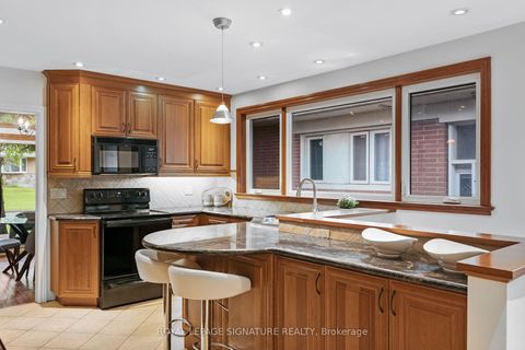 Photo 12 at 23 Palomino Crescent, Bayview Village, Toronto