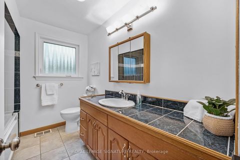 Photo 27 at 23 Palomino Crescent, Bayview Village, Toronto