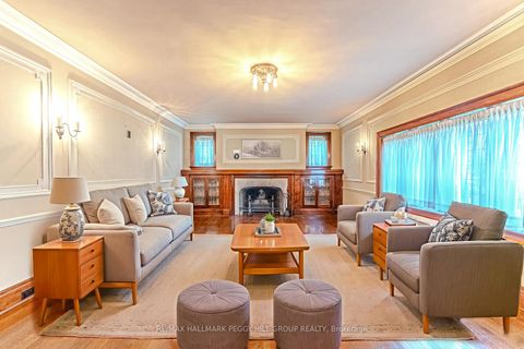 Photo 4 at 60 High Street, Queen's Park, Barrie