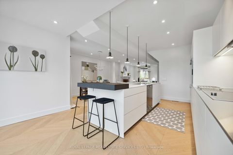 Photo 10 at 427 Annette Street, High Park North, Toronto