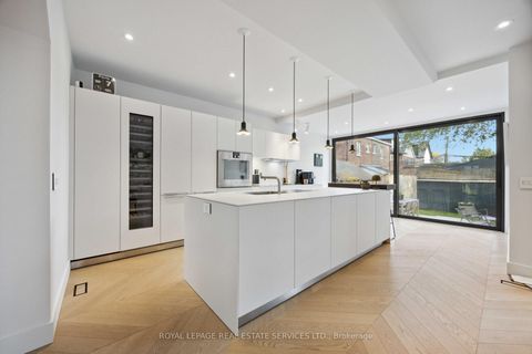 Photo 11 at 427 Annette Street, High Park North, Toronto