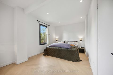 Photo 18 at 427 Annette Street, High Park North, Toronto