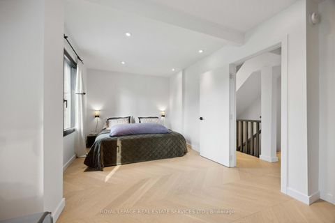 Photo 19 at 427 Annette Street, High Park North, Toronto