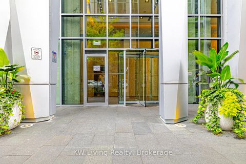 Photo 1 at 4009 - 1 Yorkville Avenue, Annex, Toronto