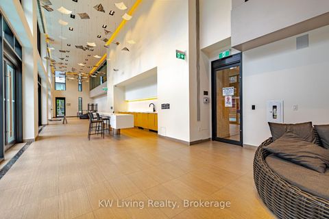 Photo 2 at 4009 - 1 Yorkville Avenue, Annex, Toronto