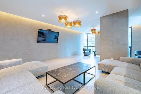 Photo 3 at 4009 - 1 Yorkville Avenue, Annex, Toronto