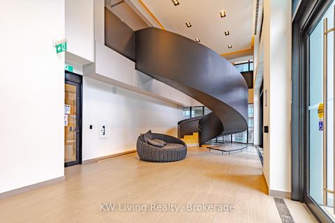 Photo 4 at 4009 - 1 Yorkville Avenue, Annex, Toronto