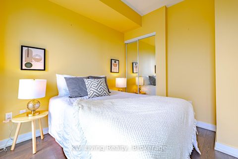 Photo 11 at 4009 - 1 Yorkville Avenue, Annex, Toronto