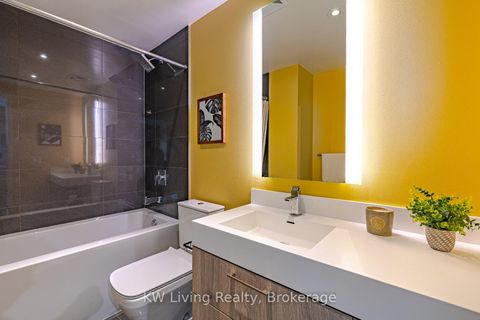 Photo 12 at 4009 - 1 Yorkville Avenue, Annex, Toronto