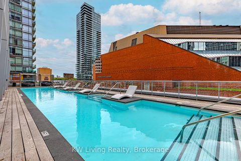 Photo 14 at 4009 - 1 Yorkville Avenue, Annex, Toronto