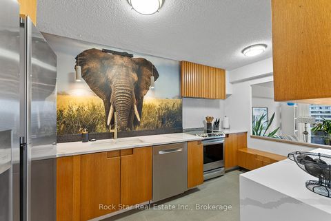 Photo 2 at 1305 - 270 Scarlett Road, Smythe, Toronto
