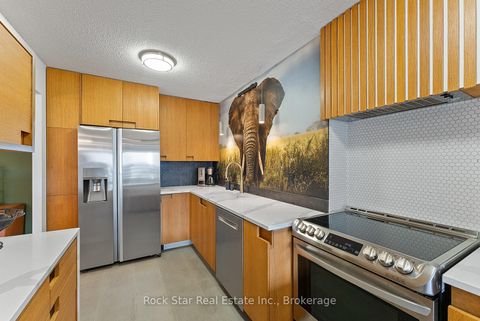 Photo 4 at 1305 - 270 Scarlett Road, Smythe, Toronto