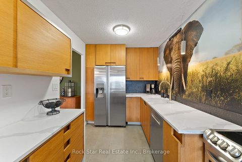 Photo 5 at 1305 - 270 Scarlett Road, Smythe, Toronto