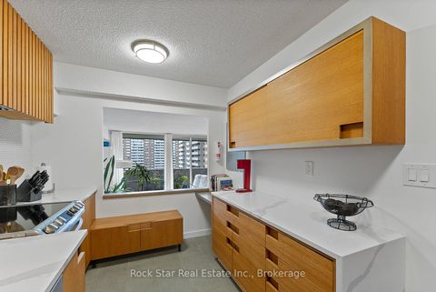 Photo 6 at 1305 - 270 Scarlett Road, Smythe, Toronto