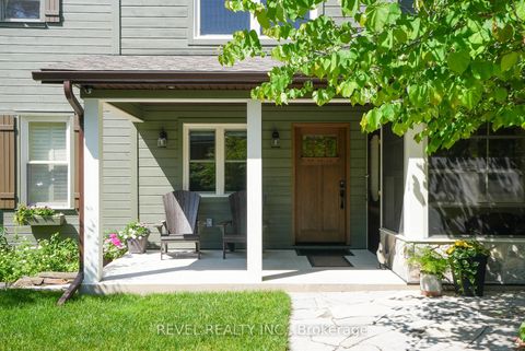 Photo 5 at 42 Dalton Street, Queen's Park, Barrie