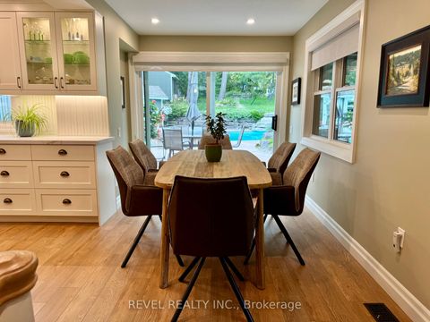 Photo 12 at 42 Dalton Street, Queen's Park, Barrie
