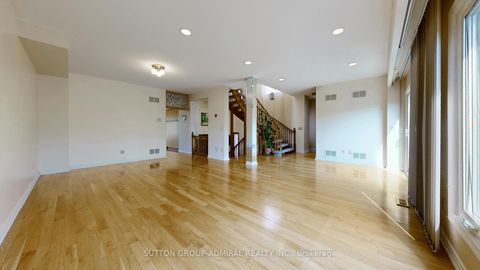 Photo 6 at 33 Carnival Court, Branson, Toronto