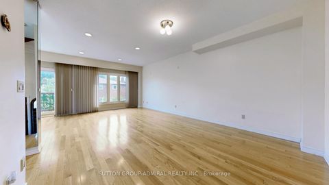 Photo 10 at 33 Carnival Court, Branson, Toronto