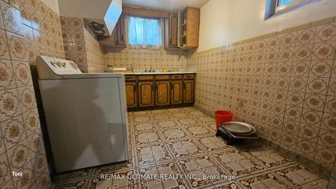 Photo 20 at 300 Earlscourt Avenue, Fairbank, Toronto