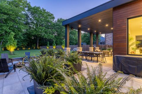 Photo 3 at 14 Penhale Drive, Humber Heights, Toronto