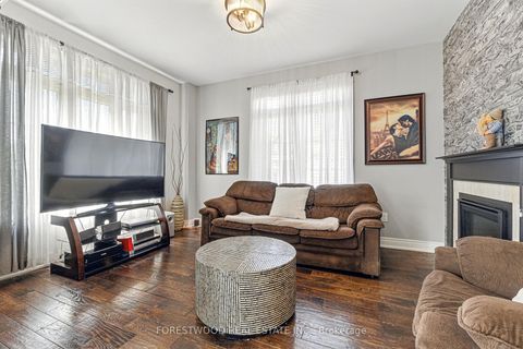 Photo 11 at 634 Sweetwater Crescent, Glenway Estates, Newmarket