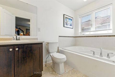 Photo 19 at 634 Sweetwater Crescent, Glenway Estates, Newmarket