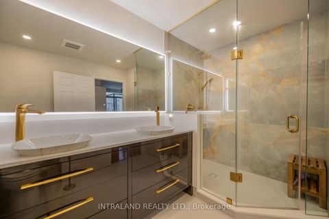 Photo 1 at 705 - 4200 Bathurst Street, Clanton Park, Toronto