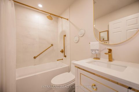 Photo 2 at 705 - 4200 Bathurst Street, Clanton Park, Toronto