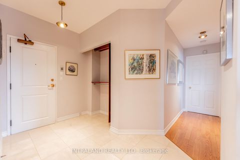 Photo 11 at 705 - 4200 Bathurst Street, Clanton Park, Toronto