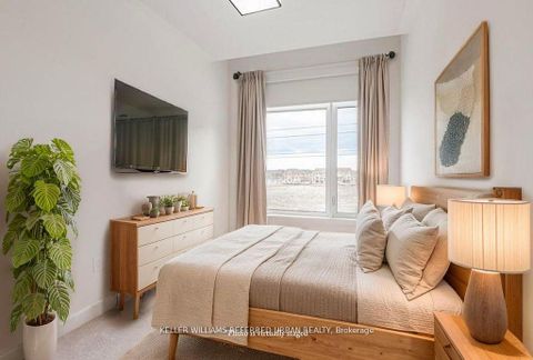 Photo 25 at 351 Tennant Circle, Vellore Village, Vaughan