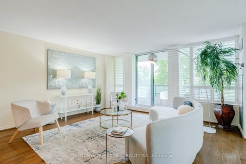 Photo 2 at 311 - 7250 Yonge Street, Yorkhill, Vaughan