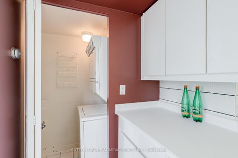 Photo 9 at 311 - 7250 Yonge Street, Yorkhill, Vaughan