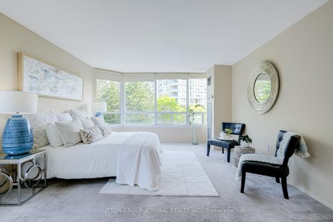 Photo 11 at 311 - 7250 Yonge Street, Yorkhill, Vaughan