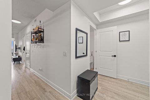 Photo 13 at 916 - 9618 Yonge Street, North Richvale, Richmond Hill